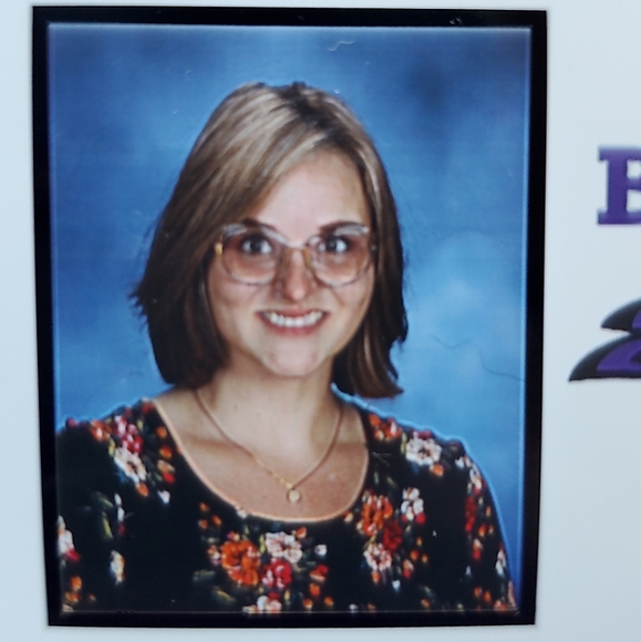 Meet your Posher, Emily - Picture 3 of 3